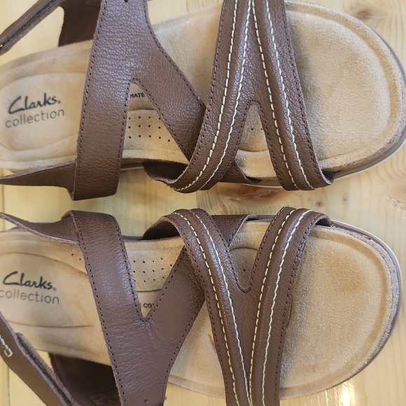 New Clarks Collection Sandals Brown Tan Leather Brynn Velcro Strap Shoes Sz… - Picture 11 of 12
